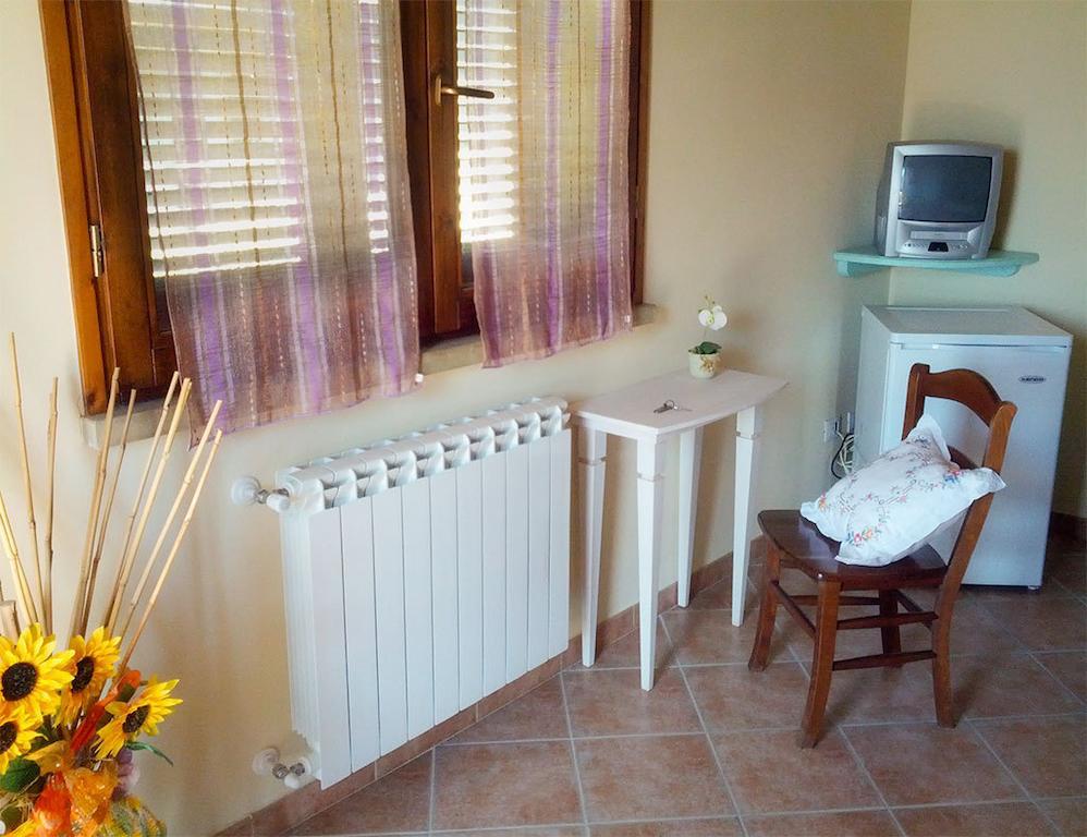 Agriturismo Il Canterino 구아르디스탈로 외부 사진